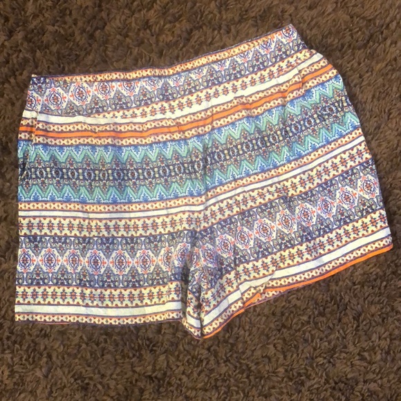 Maurices Pants - Maurice’s patterned shorts